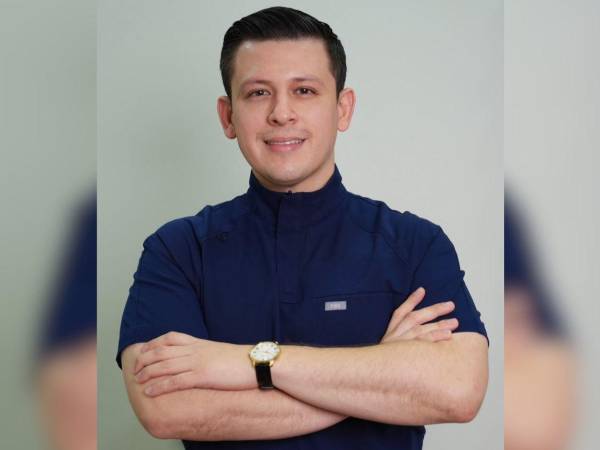 El doctor Bryan Rojas, especialista en Medicina Interna, Obesidad y Nutrición, asume como nuevo jefe del servicio de Emergencias del hospital Mario Rivas.