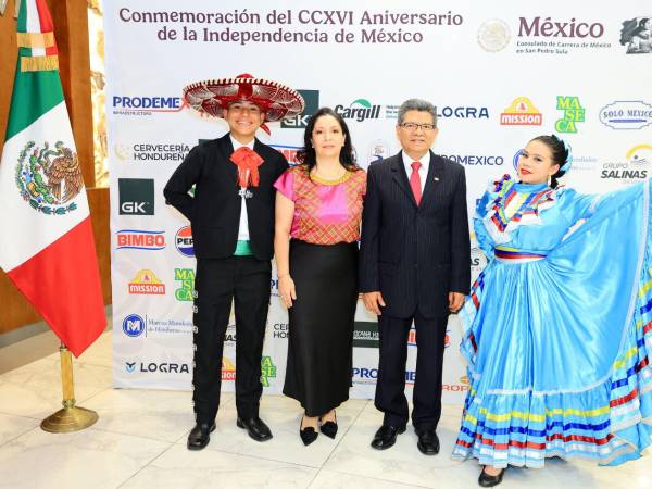 Santiago Mateos Cibrián, titular del Consulado de México en San Pedro Sula, destacó la participación de mujeres y hombres en la gesta independentista.