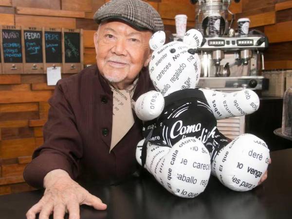 Sergio Corona tiene actualmente 97 años.