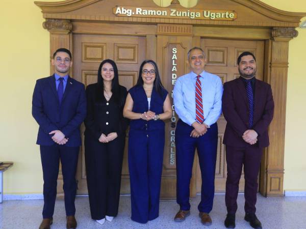 Cristian Nolasco, Elsa Mayorquín, Gabriela Castellanos, Javier Mejía y Ronal Cárcamo.