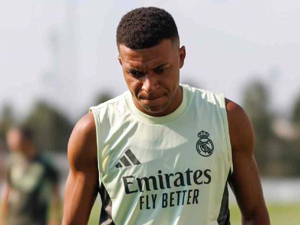 Mbappé realiza trabajos en solitario para preparar su regreso con el Real Madrid.
