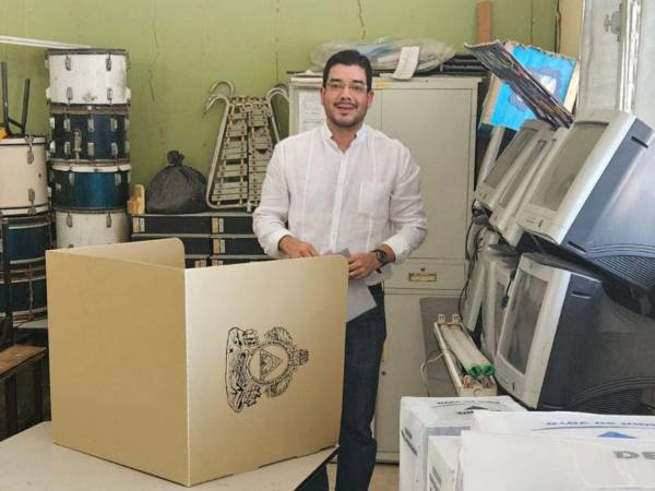 Carlos Gustavo Zerón, precandidato para la alcaldía de Choloma, lamentó los atrasos ocurridos en Choloma y el resto del país durante las elecciones primarias 2025. “Nadie se debe quedar sin votar”, expresó.