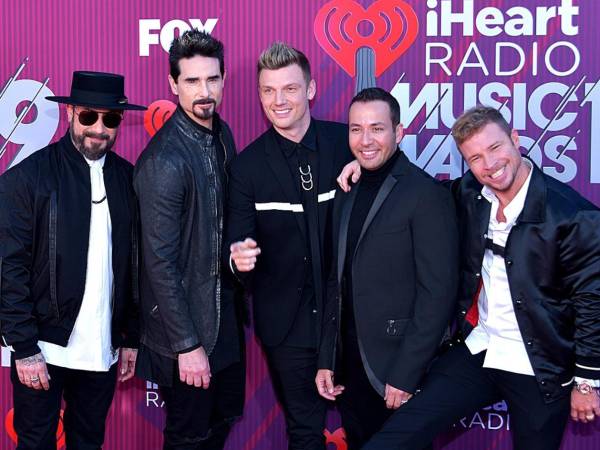 Brian Littrell (esquina derecha) es parte de los Backstreet Boys, una de las boy bands más famosas de los 90.