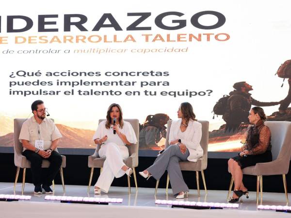 Máster Emma Mejía (UTH) participó en el Conversatorio “Retos Gerenciales: Liderar, Adaptar y Trascender” junto a Neida Medina, (OPC); y Melany Galeano (Cargill Food Latam).