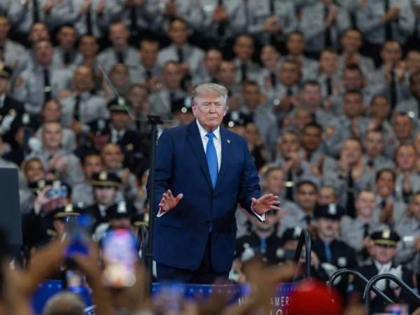 El presidente de EE.UU., Donald Trump, ofrece un discurso sobre la reducción de la criminalidad y la seguridad pública, en la Academia de Policía del Condado de Nassau (Estados Unidos).