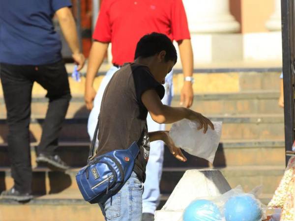 Los rayos solares inciden de manera completamente perpendicular sobre la superficie terrestre.