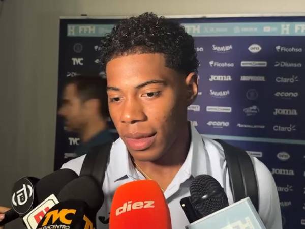 Dereck Moncada en zona mixta tras el empate 1-1 de Honduras ante Jamaica.