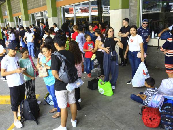 El éxodo comenzó desde el fin de semana pasado, principalmente con empleados públicos, quienes gozaron de un feriado extendido.