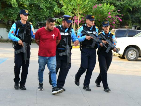 La Policía informó que a Kellyn Josué Bautista Rodríguez lo capturaron con la droga.