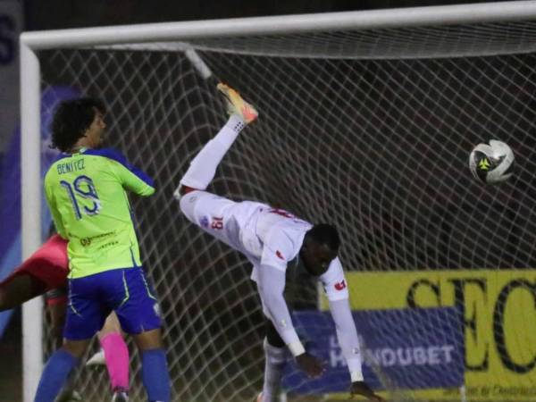Yustin Arboleda ingresó en la segunda parte y no pudo marcar la diferencia en el Olancho FC vs Olimpia realizado en Danlí.