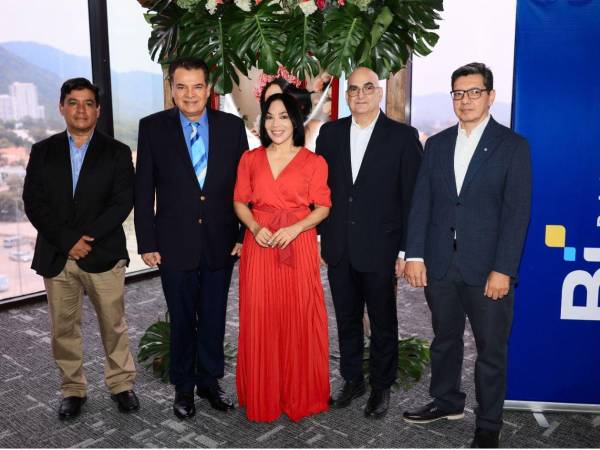 Alexis Ramírez, Ramón Fuentes, María Luisa Fernández, José Interiano y José Bográn