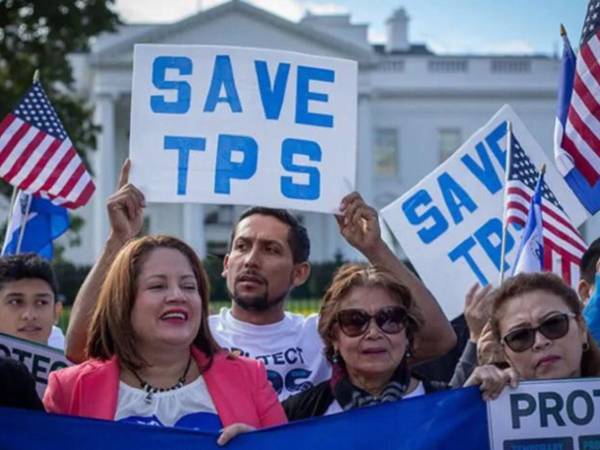 Decenas de miles de familias han construido sus vidas en Estados Unidos bajo este estatus, con hijos nacidos en suelo estadounidense, negocios y empleos que sostienen economías locales.