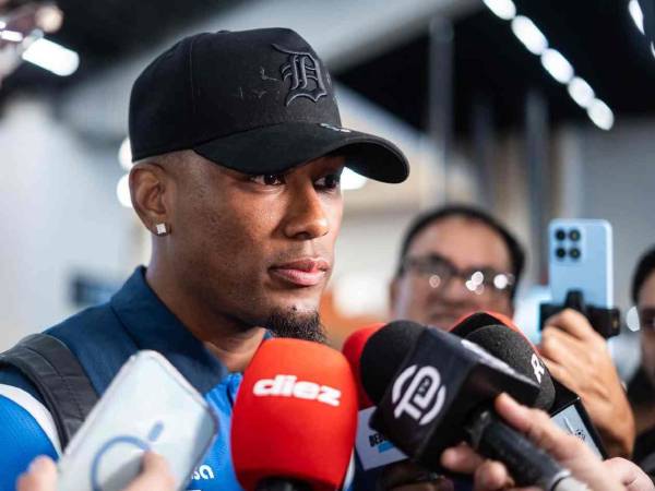 Deiby Flores previo a su salida con la Selección de Honduras rumbo a España.