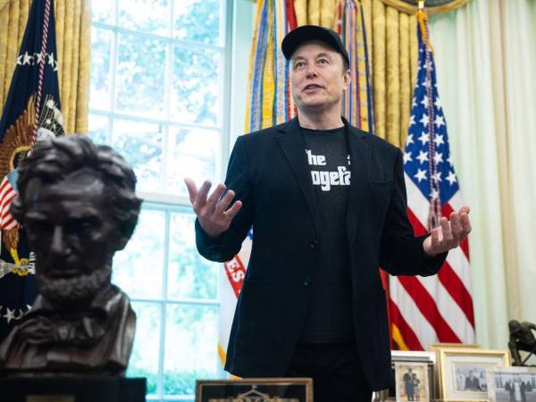 Los suscriptores de X Premium están utilizando la inteligencia artificial (IA) de la red social, Grok, para generar imágenes no consensuadas de personas, en su mayoría