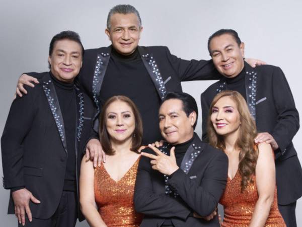 Fotografía cedida por En Positivo Agency que muestra a los integrantes del grupo musical Los Ángeles Azules.