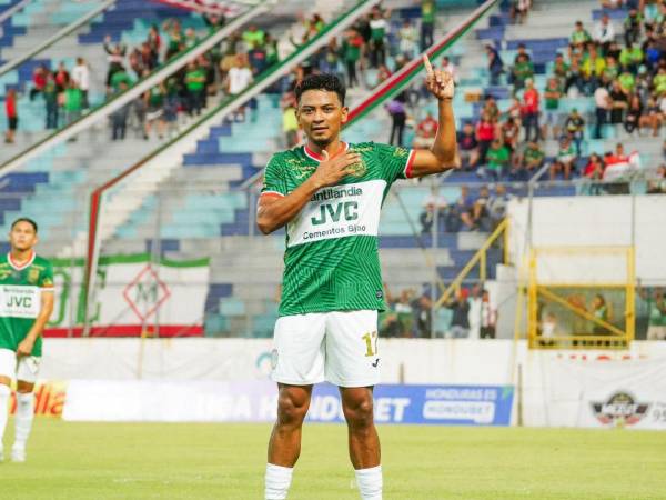 Alexy Vega celebrando su gol con el Marathón ante el Choloma por la jornada 20.