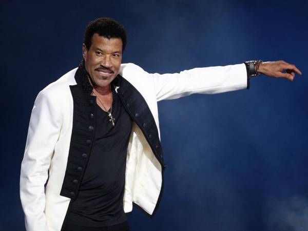 La salud de Lionel Richie se convirtió en tema de conversación entre sus millones de seguidores luego de que el legendario cantante estadounidense se viera obligado a interrumpir un concierto debido a un inesperado malestar físico durante el arranque de su nueva gira por Norteamérica.