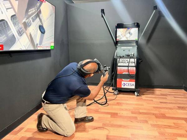 En la sede Infop de San Pedro Sula se instalaron 27 simuladores para capacitar a los estudiantes de carreras técnicas.