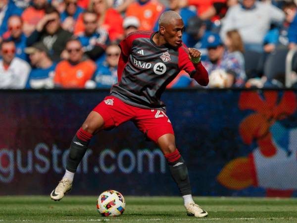 Deiby Flores jugando con el Toronto FC.