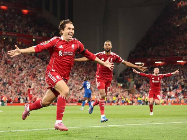 Chiesa ​​​​​​celebrando su gol ante Bournemouth.