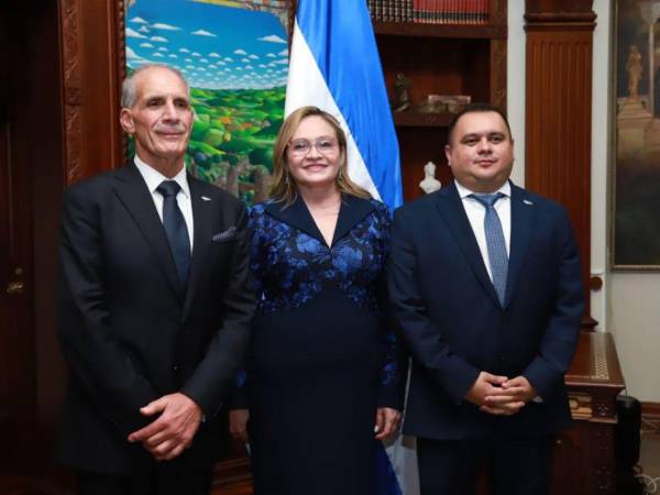 Luis Alonso Castro es el secretario Privado de la Presidencia.