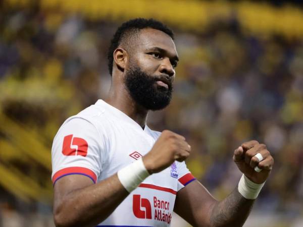 La celebración de Jorge Benguché tras anotar en el clásico Real España vs Olimpia.