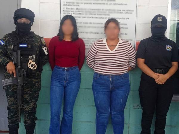 Dos mujeres fueron requeridas luego de que los controles de seguridad detectaran cuatro envoltorios con una sustancia que se presume sería droga, cuando intentaban ingresar al centro penal de Ilama.