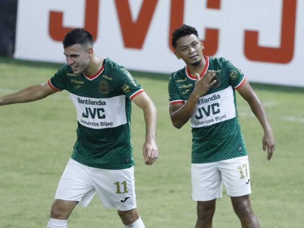 Alexy Vega celebrando su golazo que dio el triunfo al Marathón contra el Motagua.