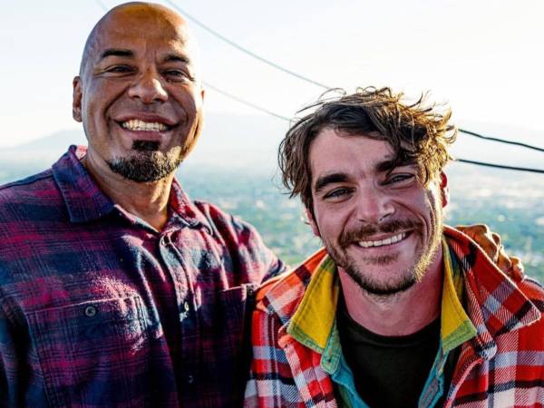 RJ Mitte y Luis Moncada, en su último viaje juntos.