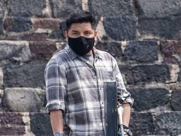 Julio César Jasso Ramírez, identificado por las autoridades como el autor del ataque armado en la zona arqueológica de Teotihuacán, era un hombre que, según las primeras investigaciones, habría construido durante años una narrativa personal marcada por la fascinación con masacres históricas, simbología extremista y un progresivo distanciamiento de la realidad.