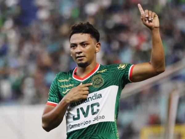 Alexy Vega celebrando su golazo contra Motagua en el estadio Morazán.