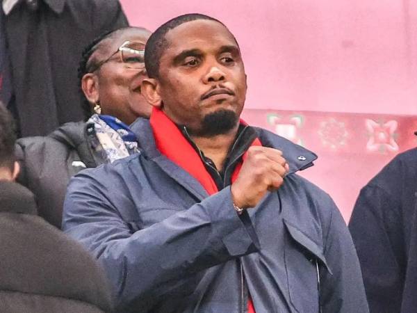 Samuel Eto’o, presidente de la Federación Camerunesa de Fútbol, fue castigado y multado en la Copa de África.