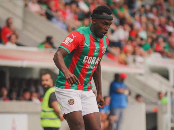 Alberth Elis jugando para el Marítimo en la segunda división de Portugal.