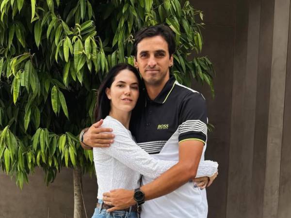 La esposa de Bryan Ruiz reveló la dura enfermedad que está sufriendo y contó cómo hace ella y su familia para poder seguir adelante.