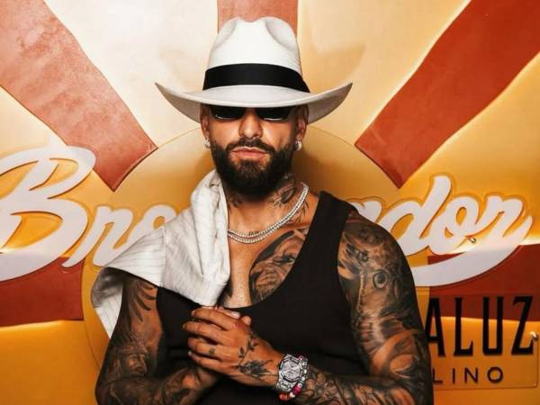 Los Latin Grammy serán el debut como anfitrión del cantante colombiano Maluma.