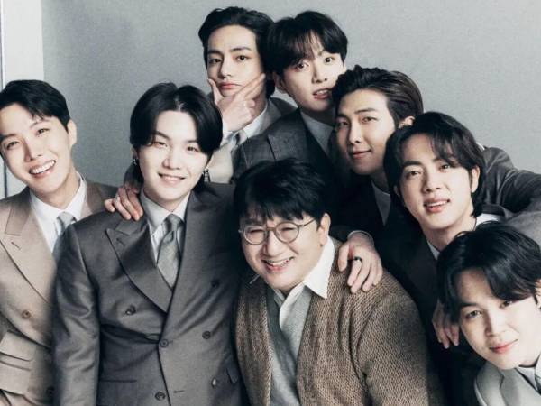 La Policía de Corea del Sur solicitó este martes una orden de arresto contra Bang Si-hyuk, presidente del gigante del K-pop Hybe, detrás de exitosas bandas como BTS, a quien acusa de haber engañado a inversores antes de la salida a bolsa de la compañía.