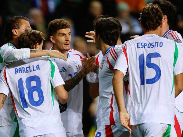 Jugadores de Italia celebrando.
