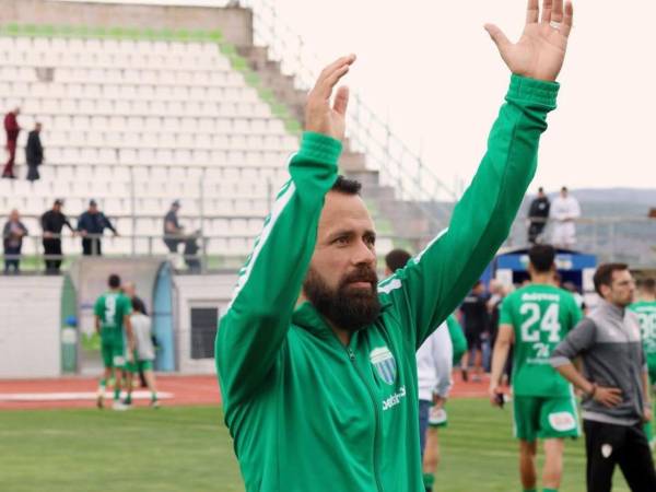 El mediocampista decide colgar los botines a los 35 años.