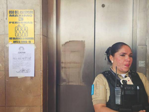 Luis Redondo ordenó cerrar las puertas del Congreso Nacional a la oposición.