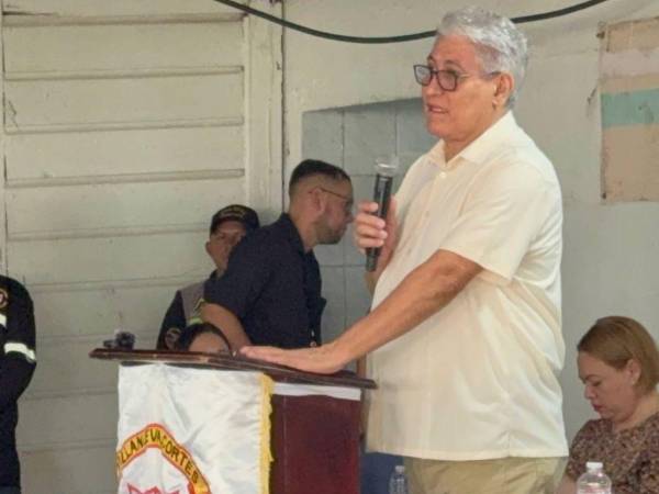 Walter Perdomo volvió a colocarse al frente de la Alcaldía de Villanueva, Cortés, al asumir un nuevo mandato por quinto periodo consecutivo que lo consolida como una de las figuras con mayor permanencia en la política municipal del país.