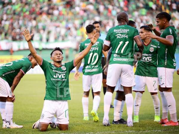 El festejo de Alexy Vega tras anotar el primer gol de Marathón ante Real España en el derbi.