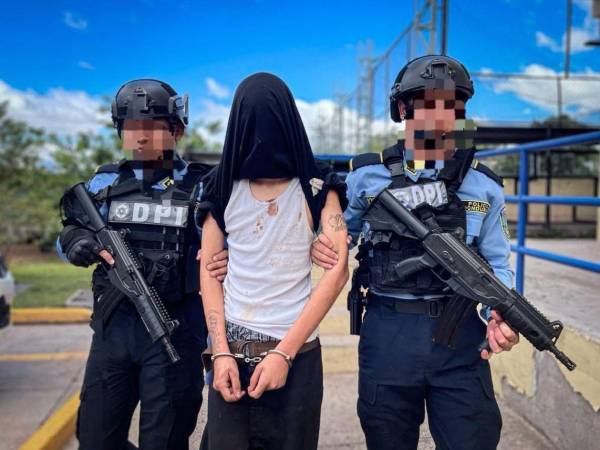 Un hombre murió tras recibir un disparo durante un presunto asalto en Tegucigalpa. Un menor fue capturado por las autoridades.