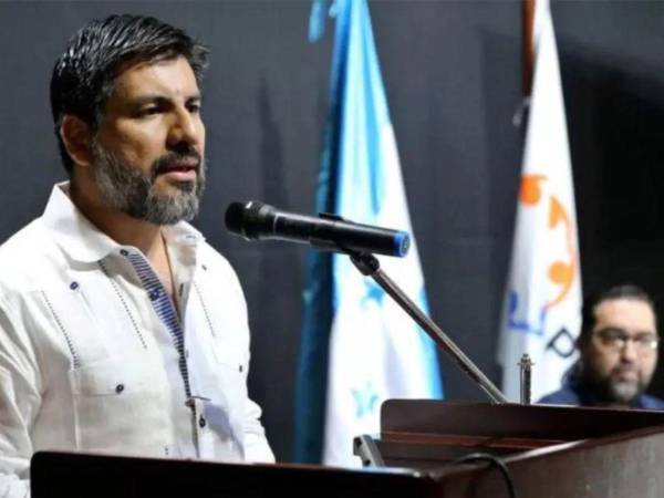 Johel Zelaya, fiscal general de la República, durante una conferencia.