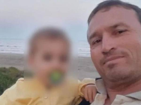 La madrugada del martes, un crimen estremecedor sacudió a Huanguelén, Coronel Suárez, Argentina: un hombre asesinó a su hijo de cuatro años, según los datos que manejan las autoridades. En el lugar donde ocurrió todo, la Policía encontró una carta manuscrita cuyo contenido, duro, amenazante y cargado de resentimiento, revela la perturbadora lógica detrás del crimen. ¿Qué decía exactamente ese texto?