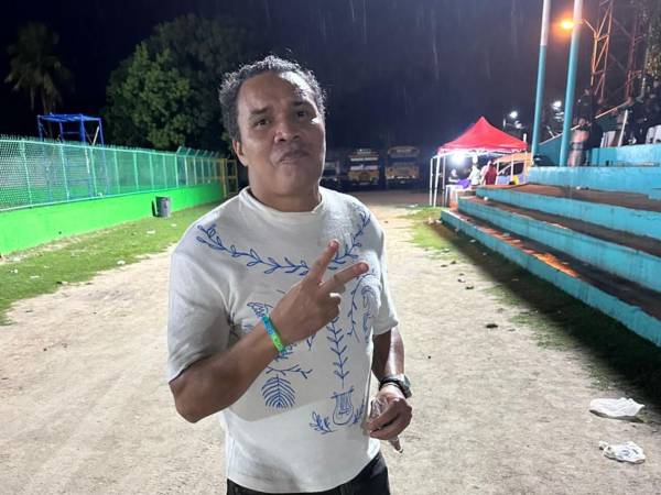 Julio César de León observó en directo el partido donde Choloma venció 1-0 al Platense en el estadio Rubén Deras.