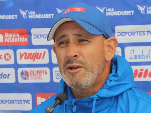 Eduardo Espinel atendió la mañana de este martes a los medios de comunicación.