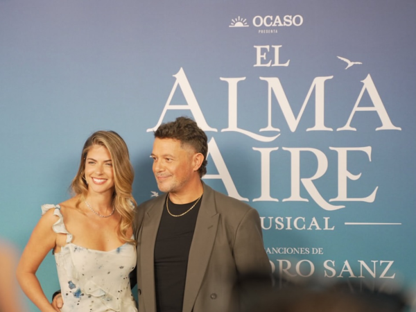 El alma al aire, el musical inspirado en las canciones de Alejandro Sanz, llega al Teatro Coliseum de Madrid el 1 de octubre con una historia original de raíces, amor y transformación.