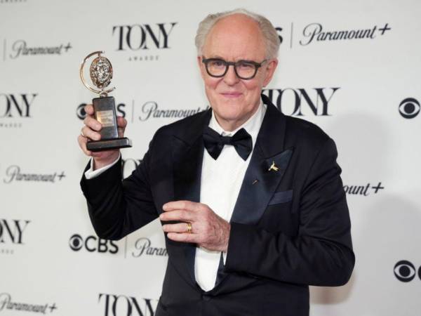 He vivido muchísimos momentos de éxtasis en el escenario, pero tengo que decirles ahora mismo que este momento es sin duda uno de los mejores, dijo John Lithgow.
