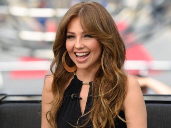 Thalía inició su carrera artística siendo adolescente, actualmente tiene 54 años de edad.