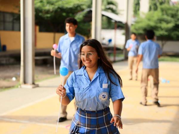 Más de 300 estudiantes del centro de educación básica Soledad Fernández participaron en una nueva jornada de Mente Sana.